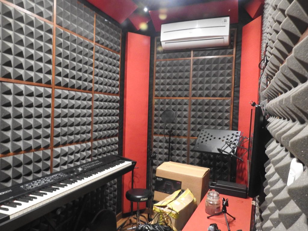 PEREDAM-SUARA-DUBBING-min