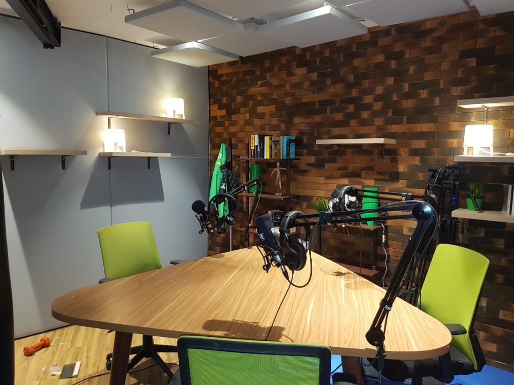 Studio-Podcast-Room-Gojek-3